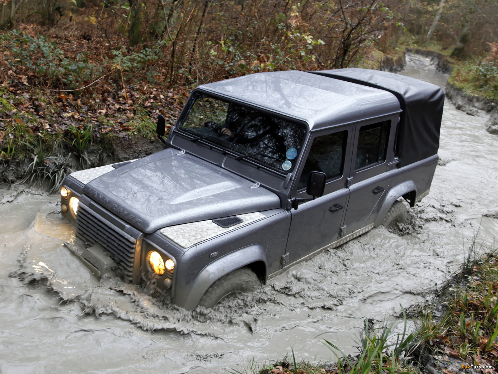 Land Rover Defender 110 Double Cab Pickup UK-spec 2007 wallpapers (1600 x 1200)