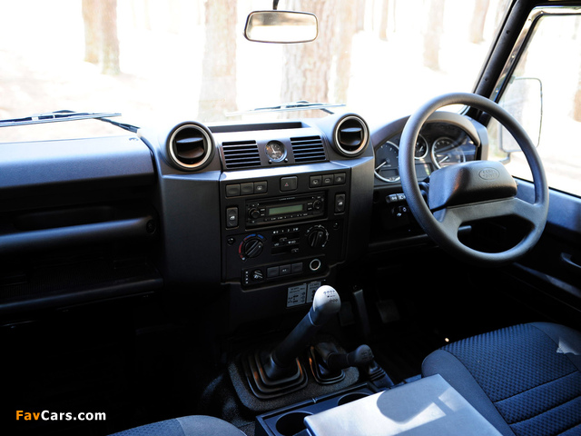 Land Rover Defender 110 Station Wagon AU-spec 2007 wallpapers (640 x 480)