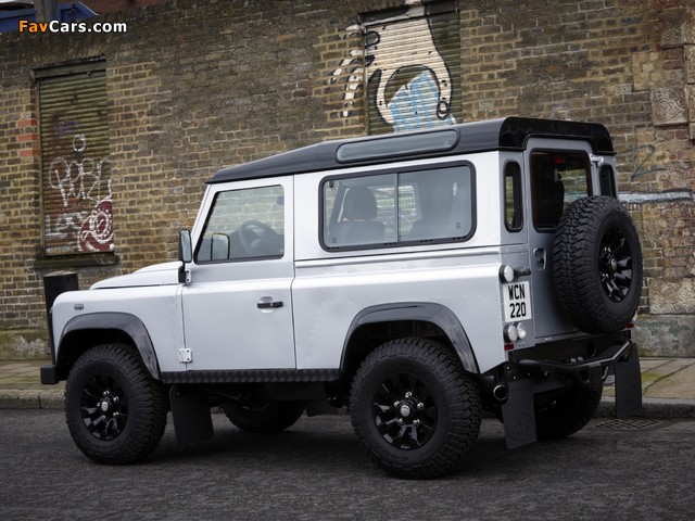Land Rover Defender 90 Station Wagon X-Tech 2011 wallpapers (640 x 480)