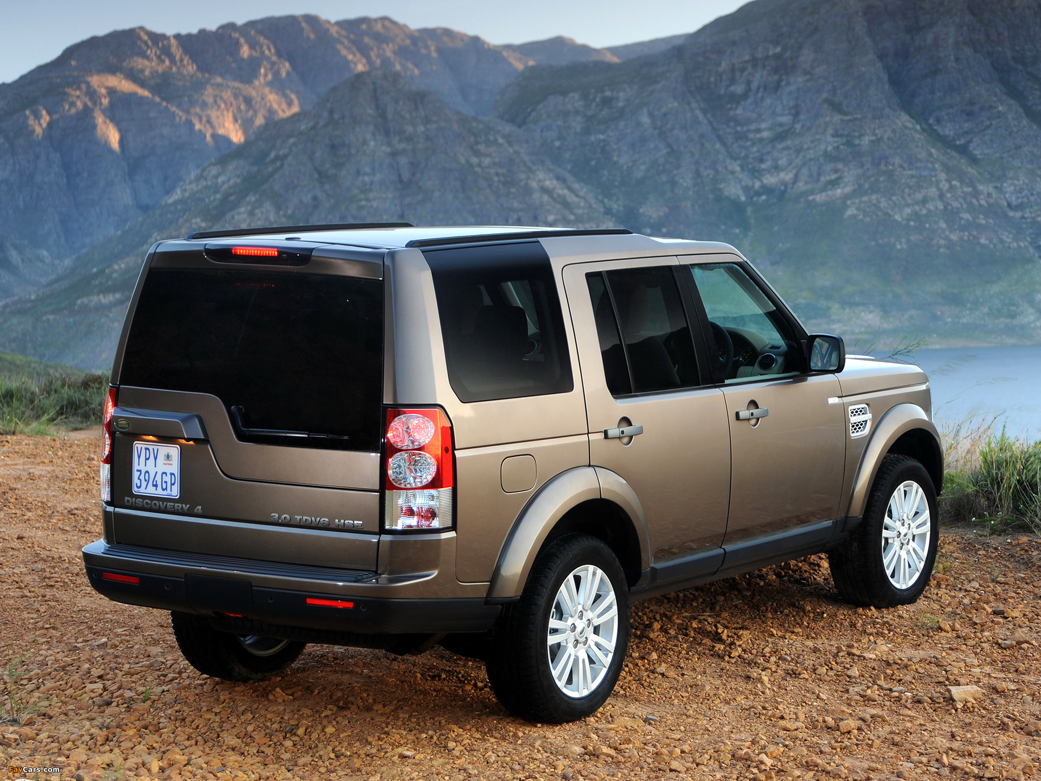 Images of Land Rover Discovery 4 3.0 TDV6 ZA-spec 2009–13 (2048 x 1536)