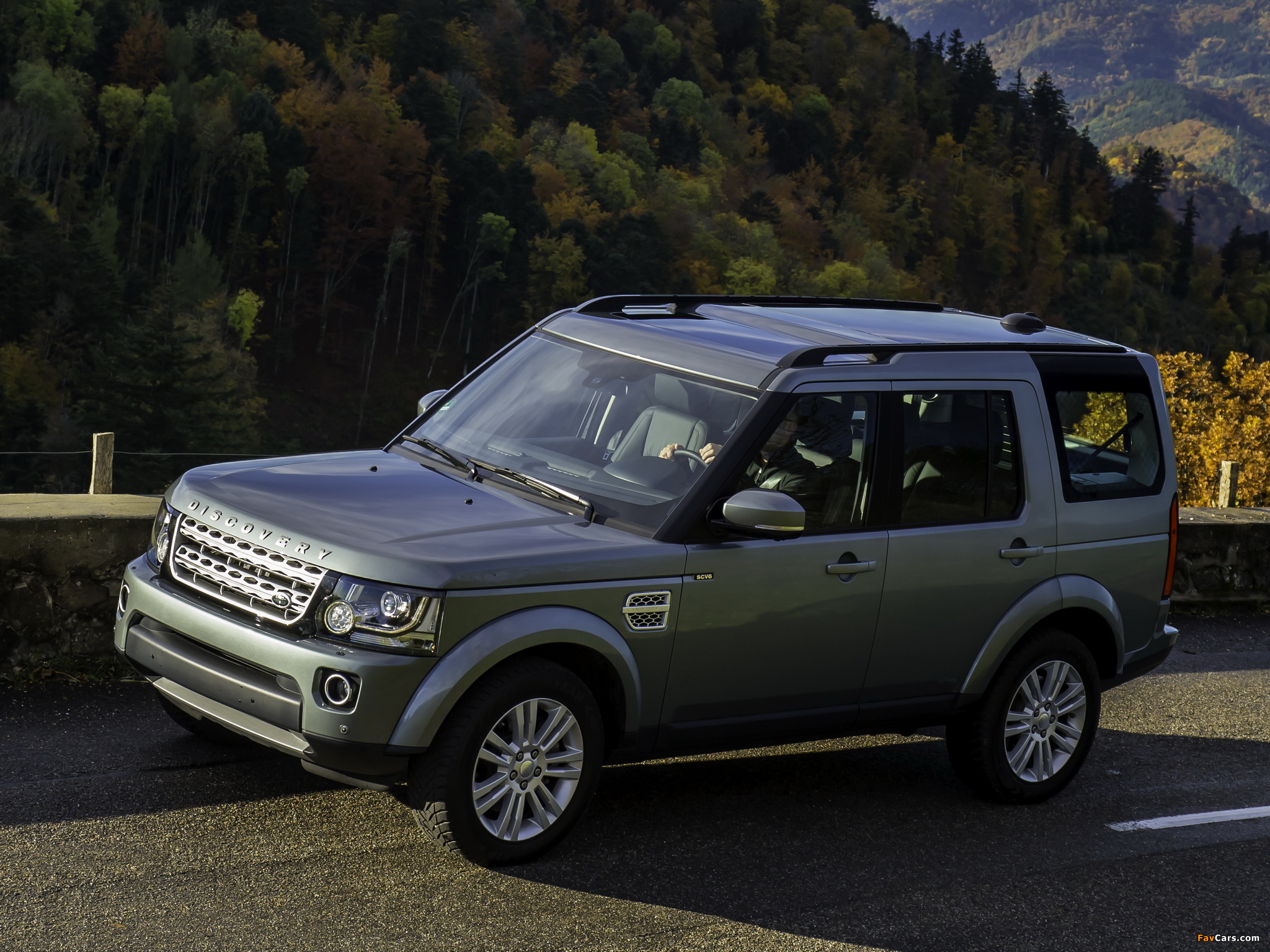 Images of Land Rover Discovery 4 SCV6 HSE 2013 (2048 x 1536)