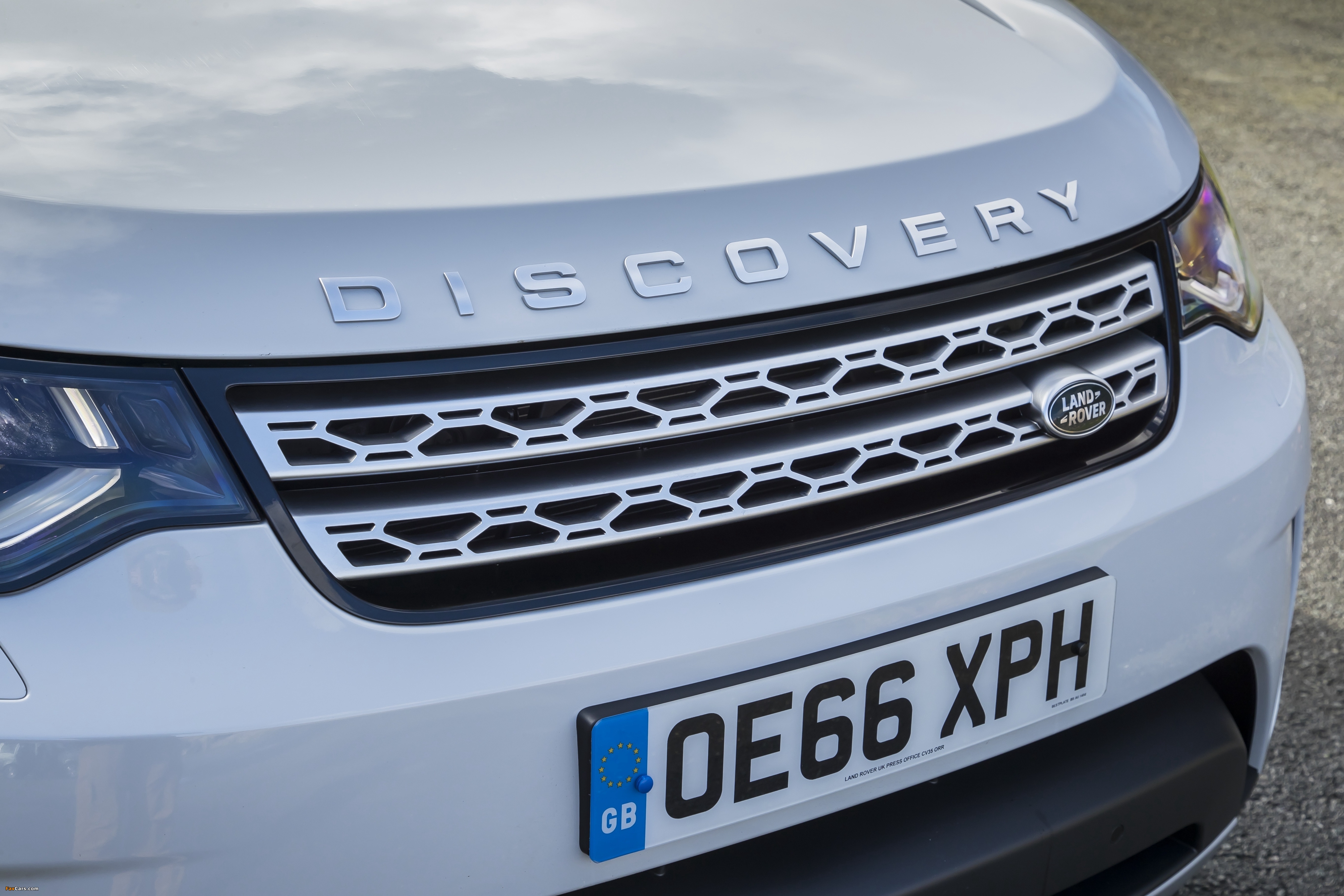 Images of Land Rover Discovery HSE Td6 UK-spec 2017 (4096 x 2731)