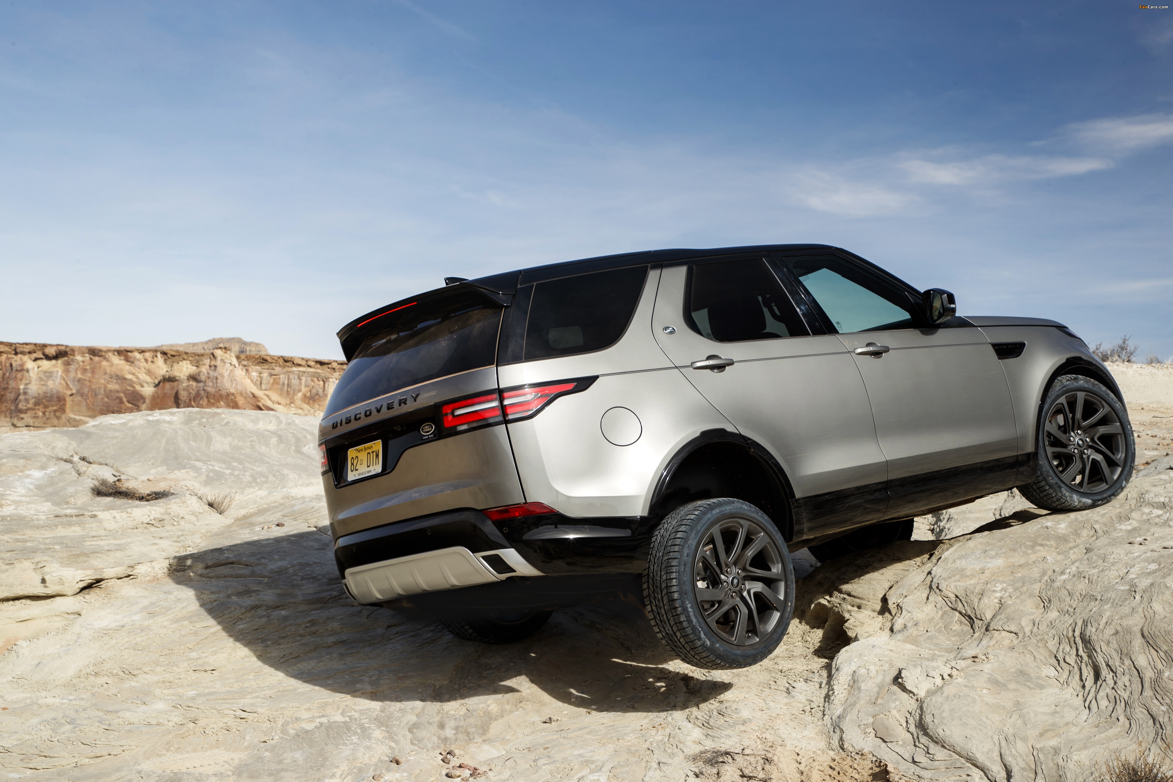 Images of Land Rover Discovery HSE Si6 Dynamic Design Pack North America 2017 (4096 x 2731)