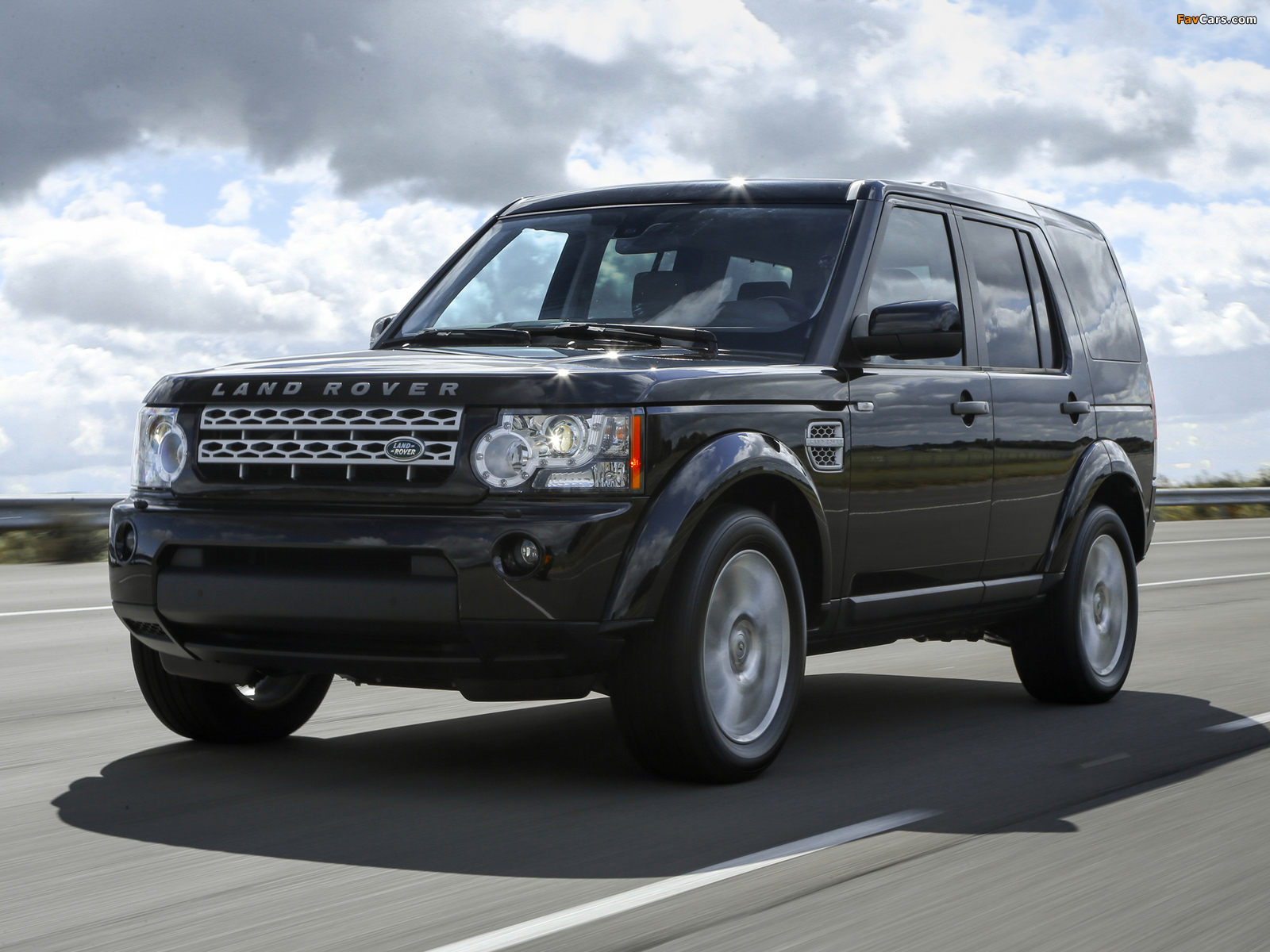 Land Rover Discovery 4 SDV6 HSE 2009–13 wallpapers (1600 x 1200)