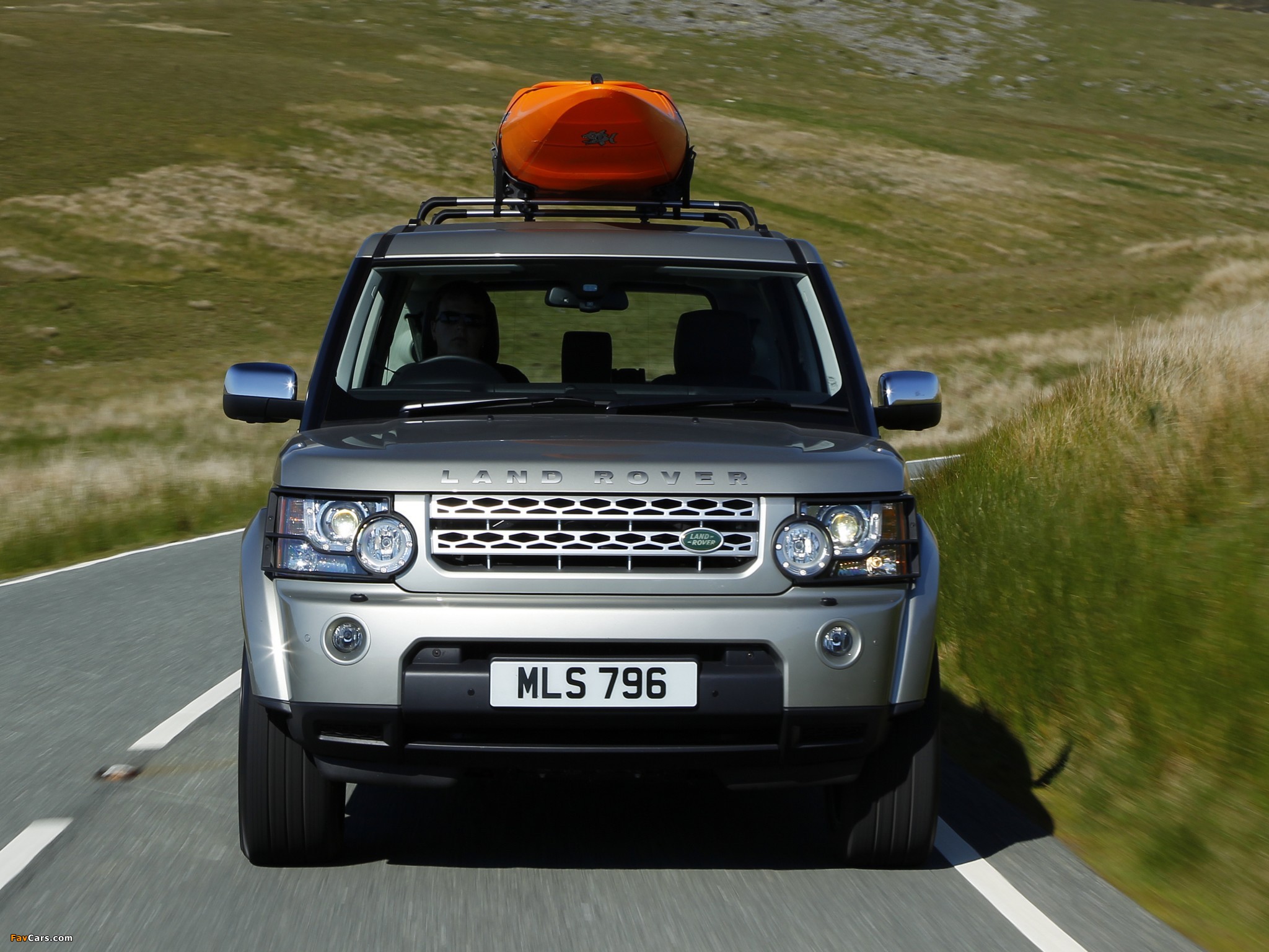 Land Rover Discovery 4 SDV6 HSE UK-spec 2009 wallpapers (2048 x 1536)