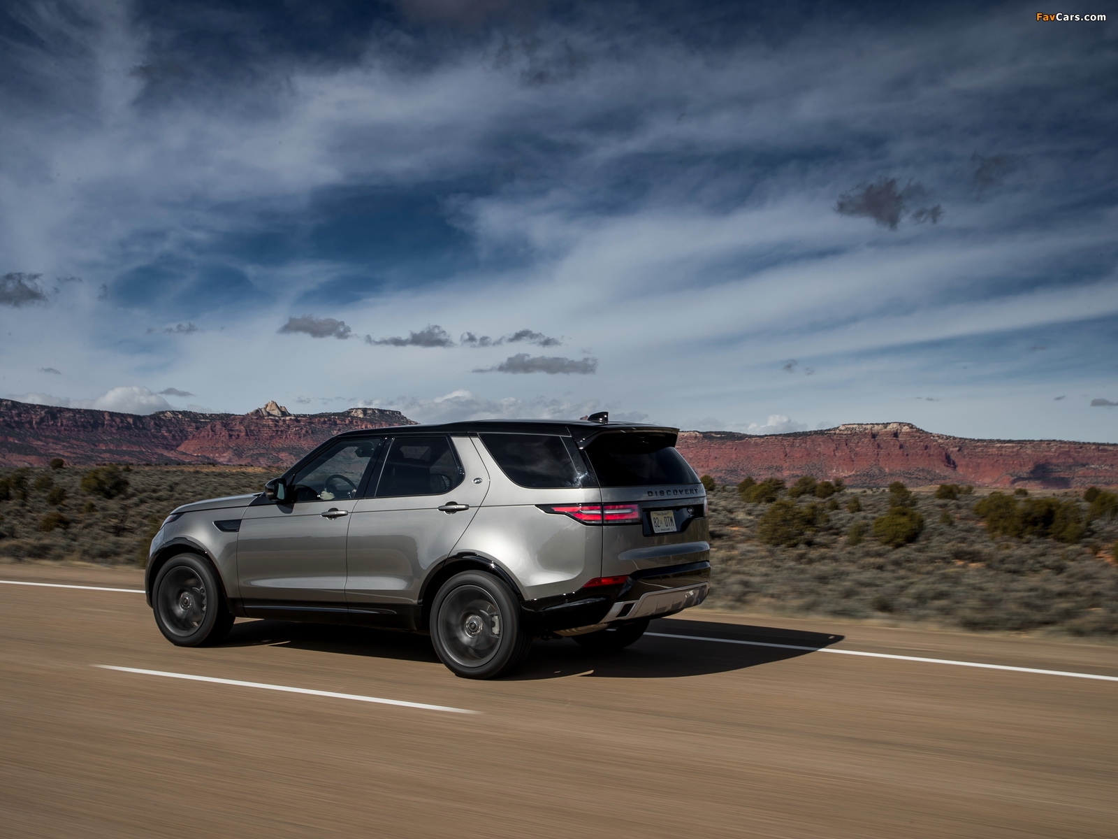 Land Rover Discovery HSE Si6 Dynamic Design Pack North America 2017 pictures (1600 x 1200)