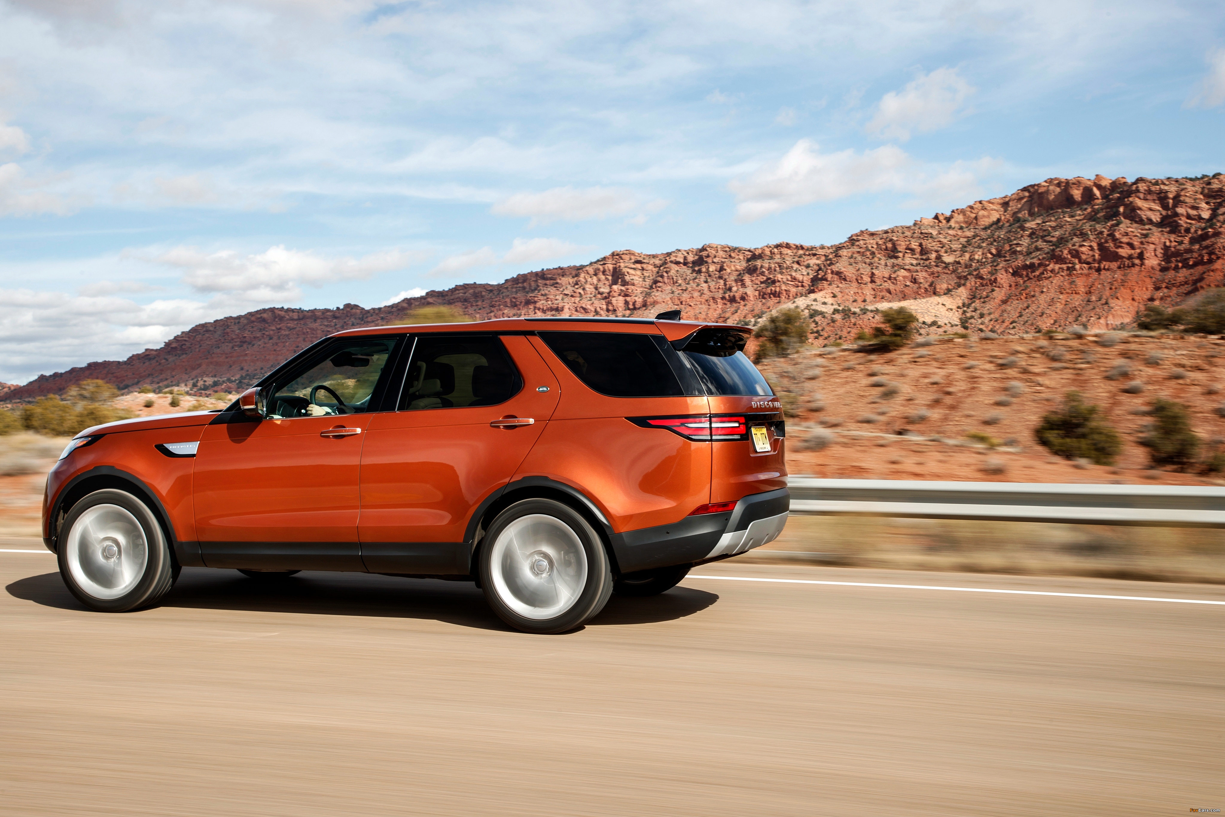 Land Rover Discovery HSE Td6 North America 2017 pictures (4096 x 2731)