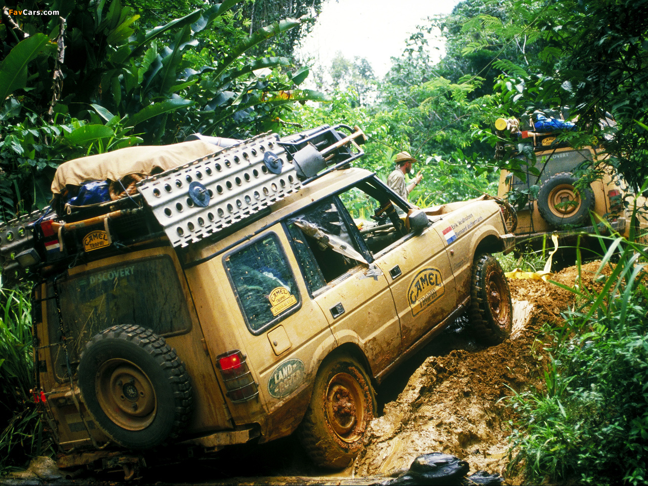 Land Rover Discovery photos (1280 x 960)