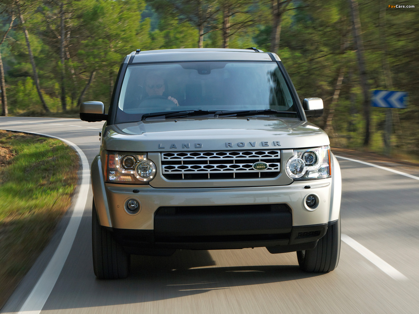 Photos of Land Rover Discovery 4 3.0 TDV6 UK-spec 2009 (1600 x 1200)