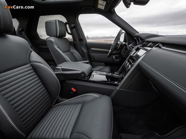 Photos of Land Rover Discovery HSE Si6 Dynamic Design Pack North America 2017 (640 x 480)