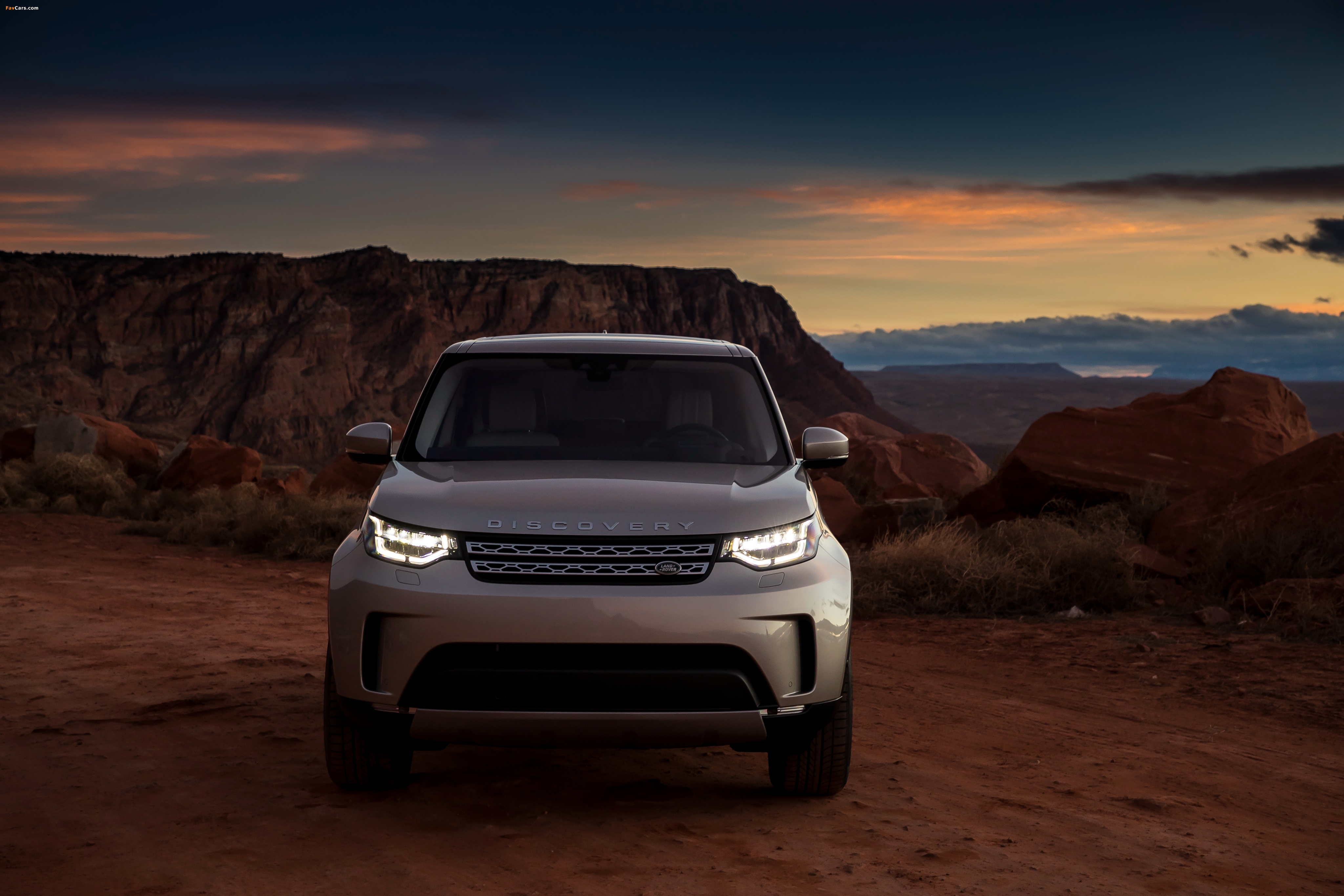 Photos of Land Rover Discovery HSE 2017 (4096 x 2731)