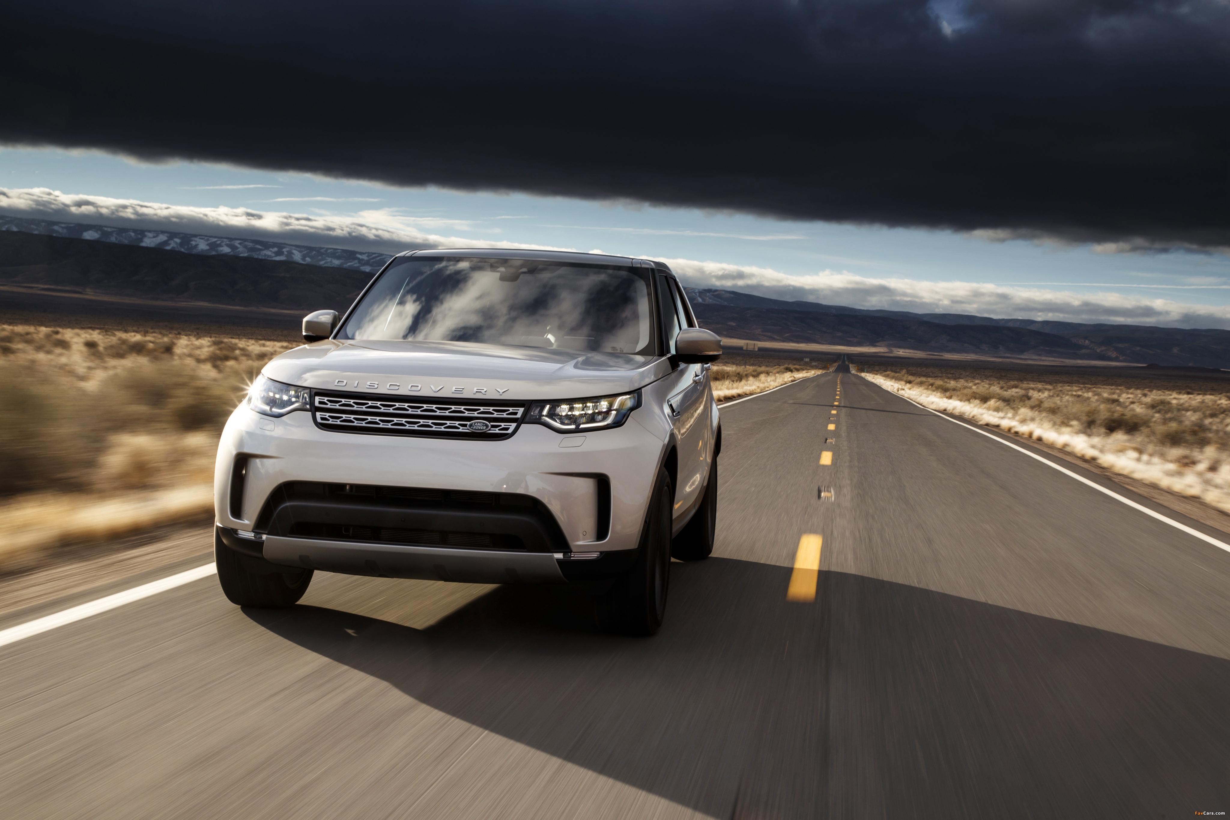 Pictures of Land Rover Discovery HSE 2017 (4096 x 2731)