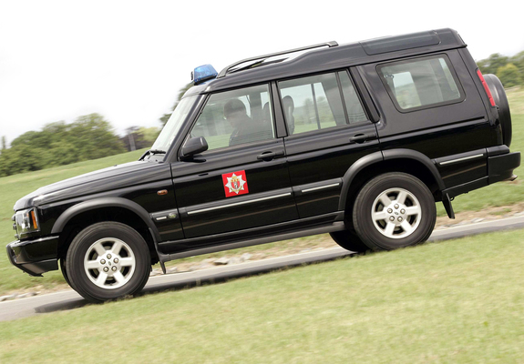 Land Rover Discovery Fire Service 2003–04 wallpapers