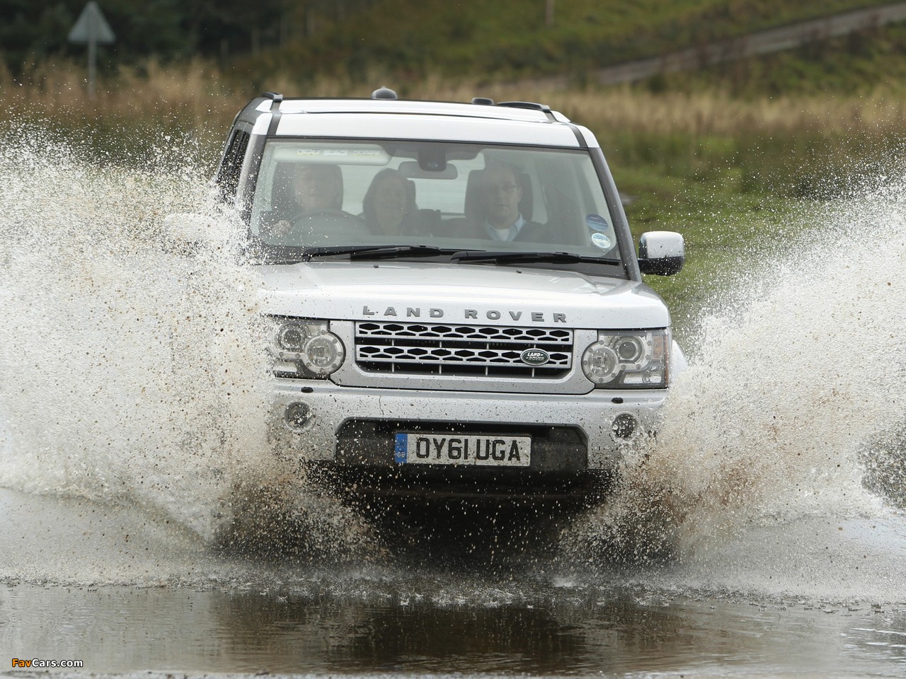 Land Rover Discovery 4 SDV6 HSE UK-spec 2009 wallpapers (1280 x 960)