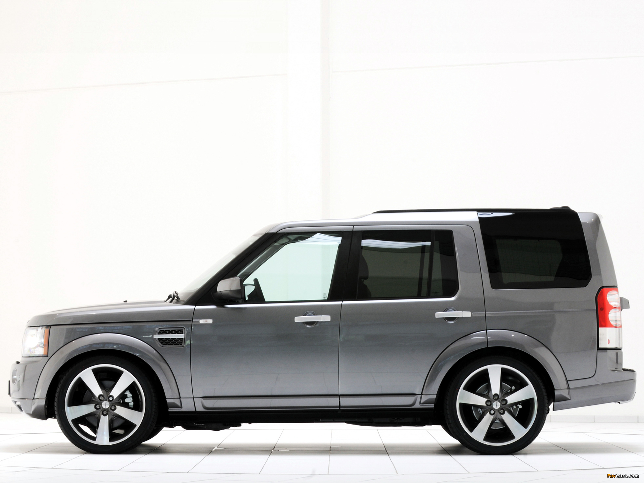 Startech Land Rover Discovery 4 2011 wallpapers (2048 x 1536)