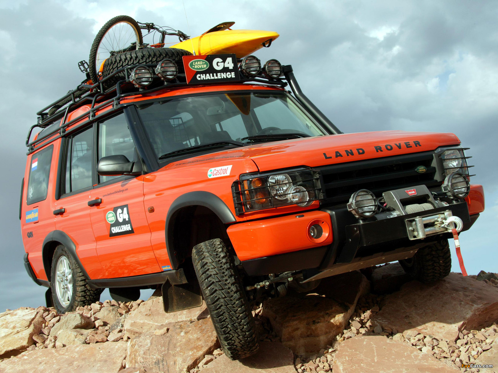 Land Rover Discovery G4 Edition 2003 wallpapers (1600 x 1200)