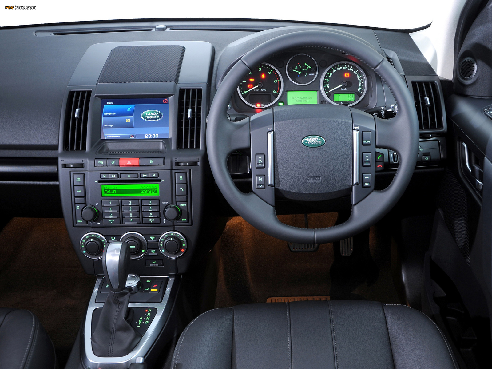 Images of Land Rover Freelander 2 SD4 ZA-spec 2010–12 (1600 x 1200)