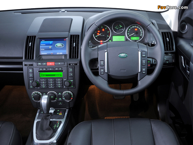 Images of Land Rover Freelander 2 SD4 ZA-spec 2010–12 (640 x 480)