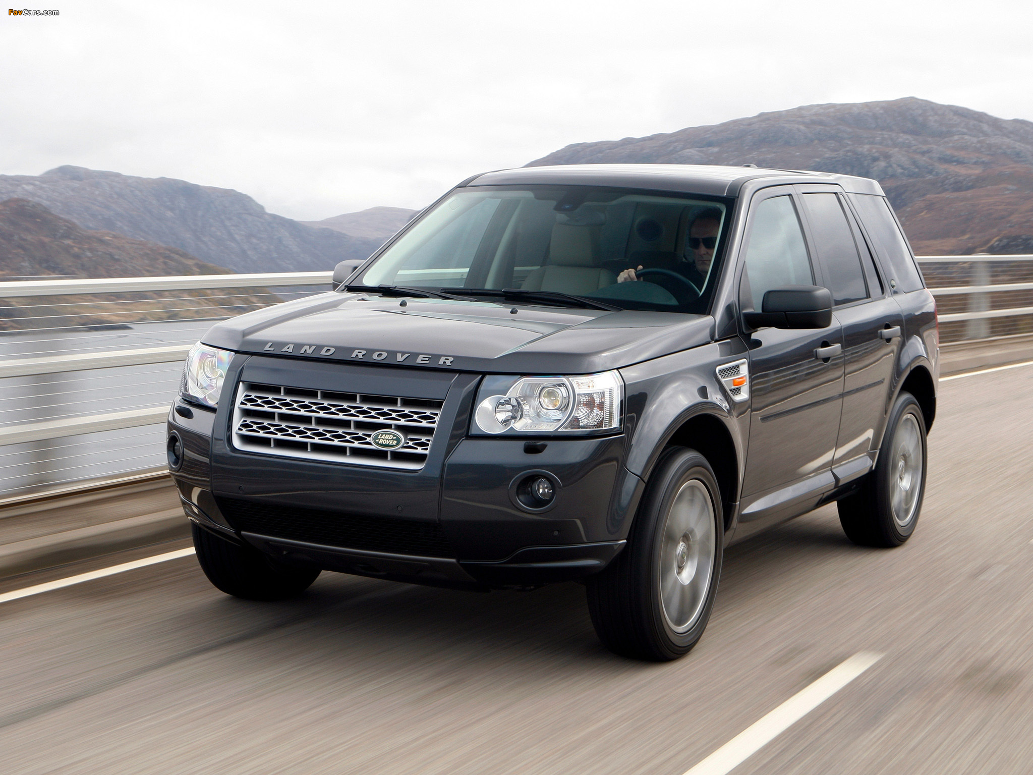 Land Rover Freelander 2 2007–10 pictures (2048 x 1536)