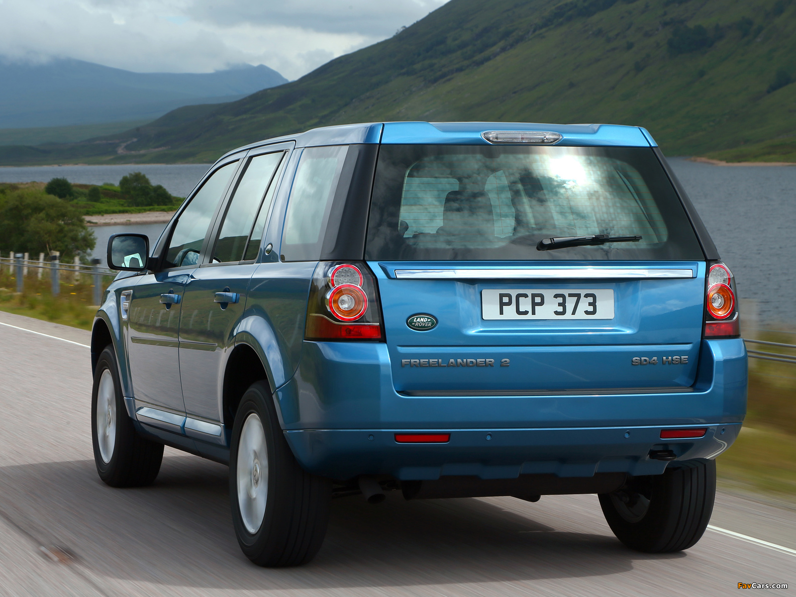 Land Rover Freelander 2 SD4 2012 images (1600 x 1200)