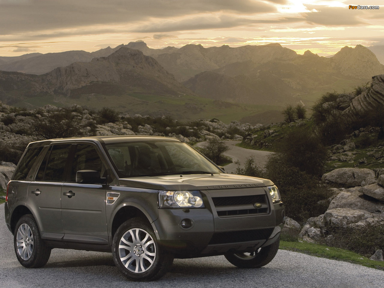 Photos of Land Rover Freelander 2 2007–10 (1280 x 960)