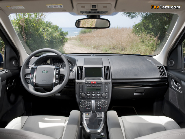 Pictures of Land Rover Freelander 2 2010 (640 x 480)