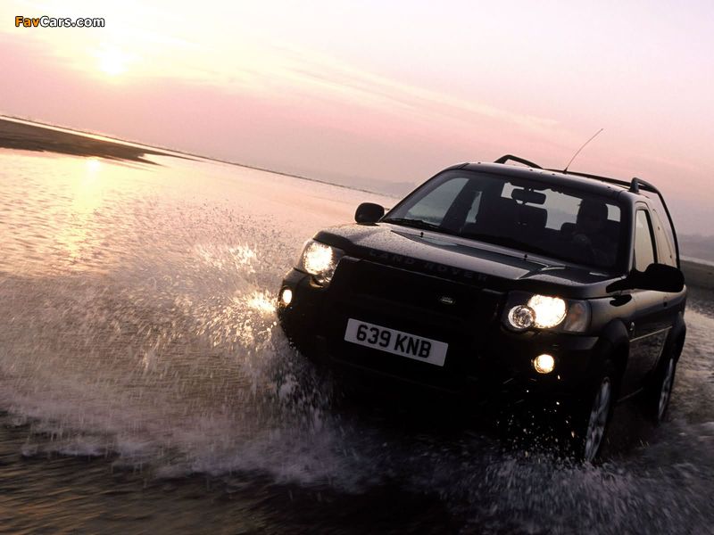 Land Rover Freelander 3-door 2003–06 wallpapers (800 x 600)