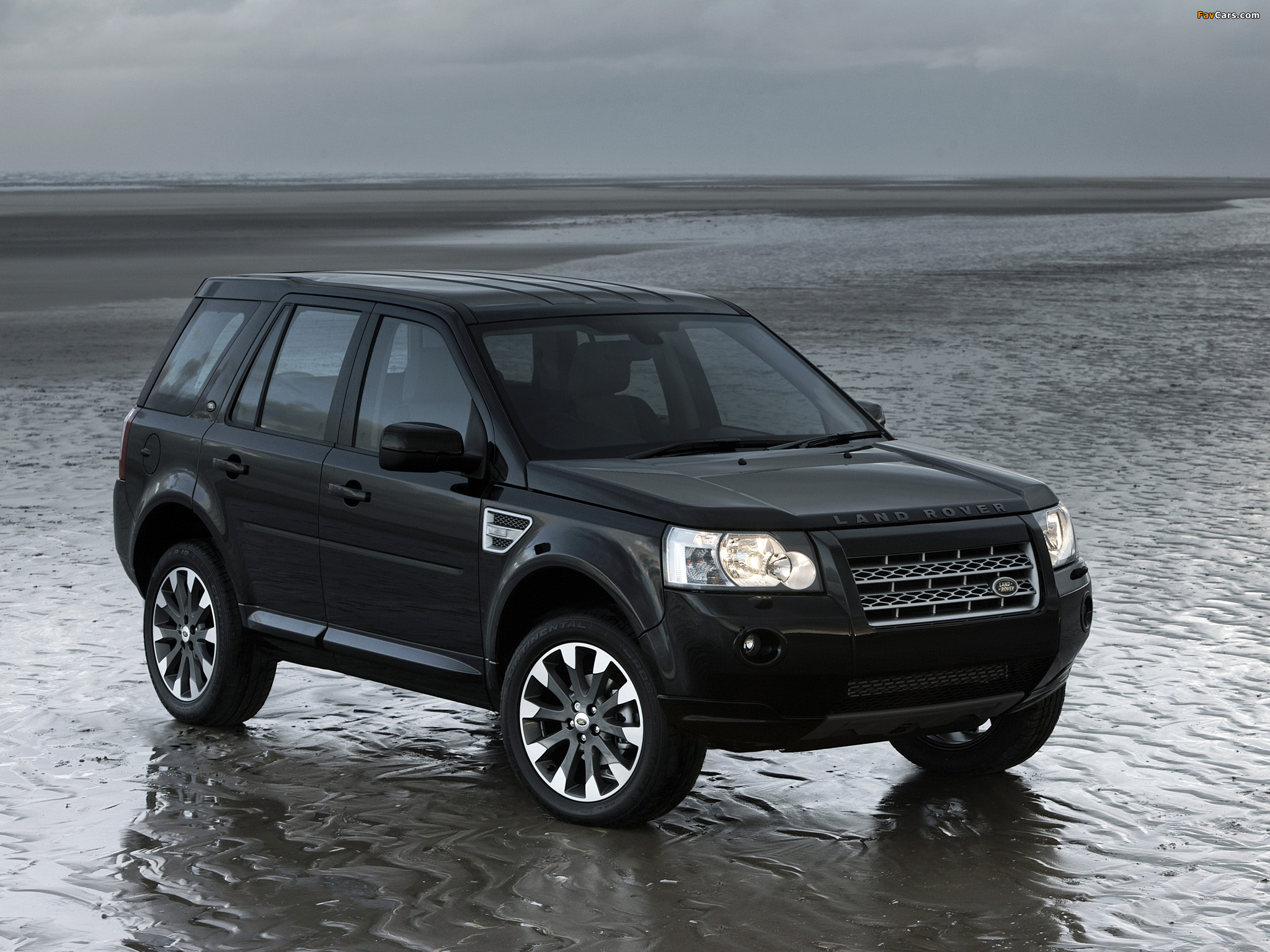 Land Rover Freelander 2 Sport UK-spec 2010 wallpapers (2048 x 1536)