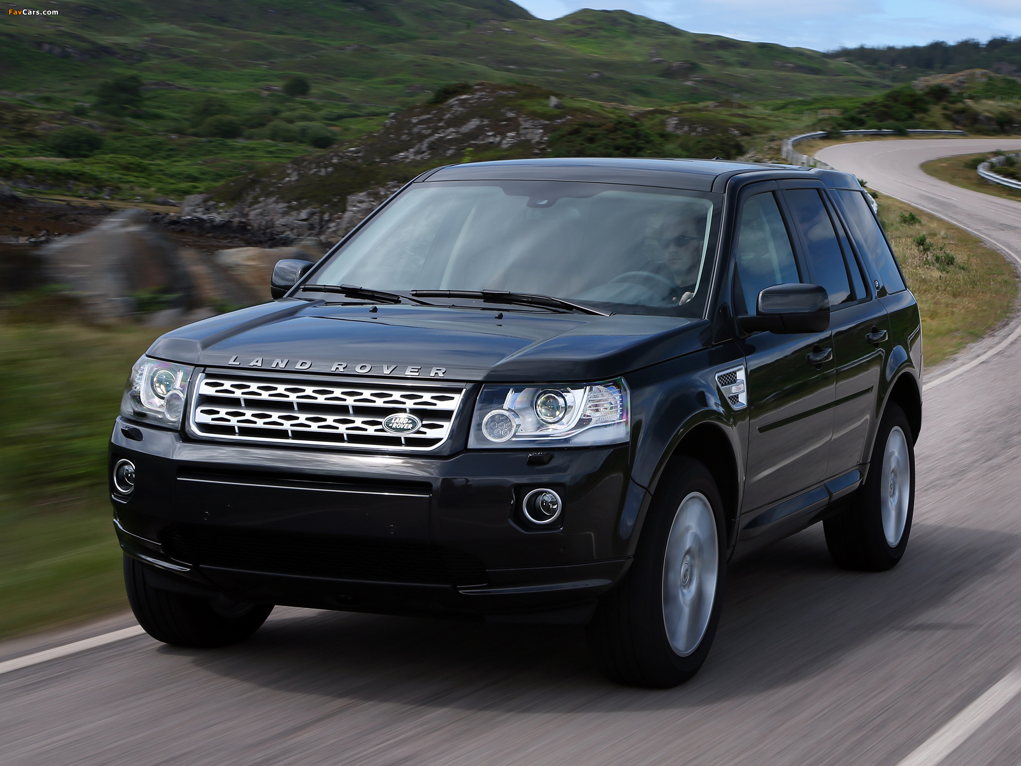 Land Rover Freelander 2 SD4 2012 wallpapers (2048 x 1536)