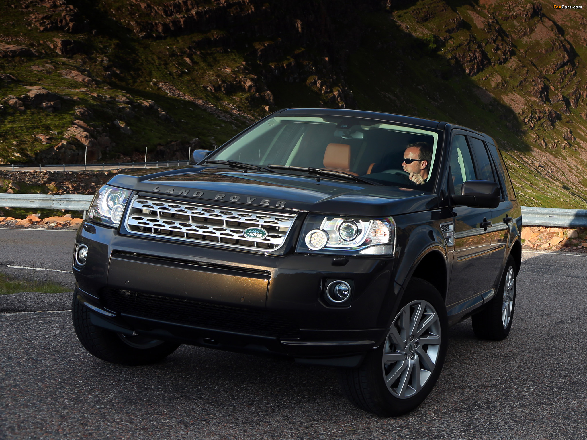 Land Rover Freelander 2 SD4 2012 wallpapers (2048 x 1536)