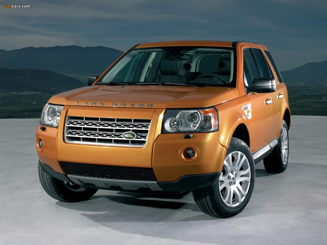 Photos of Land Rover LR2 HSE 2006–10 (1280 x 960)