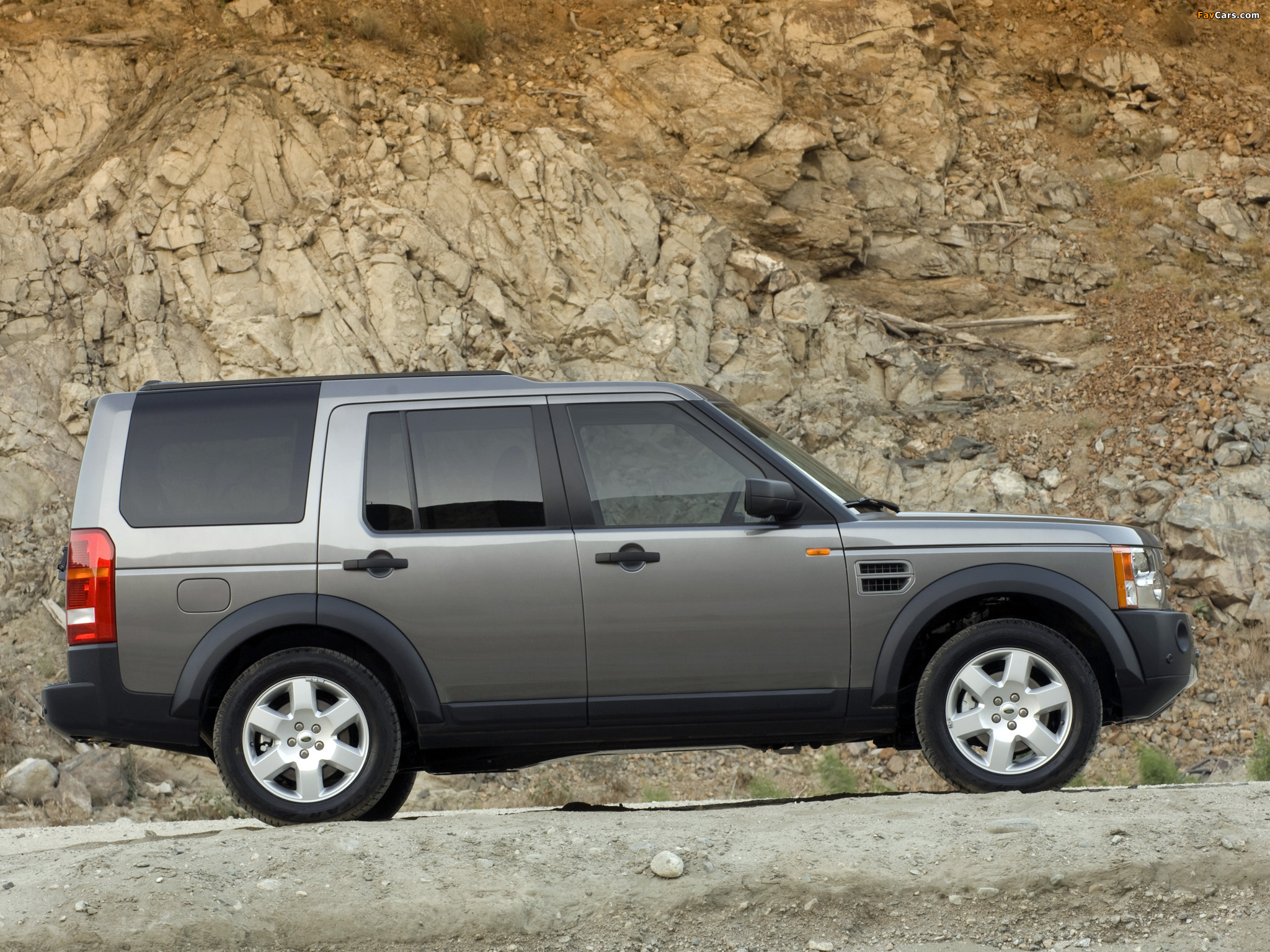 Land Rover LR3 2005–08 images (2048 x 1536)