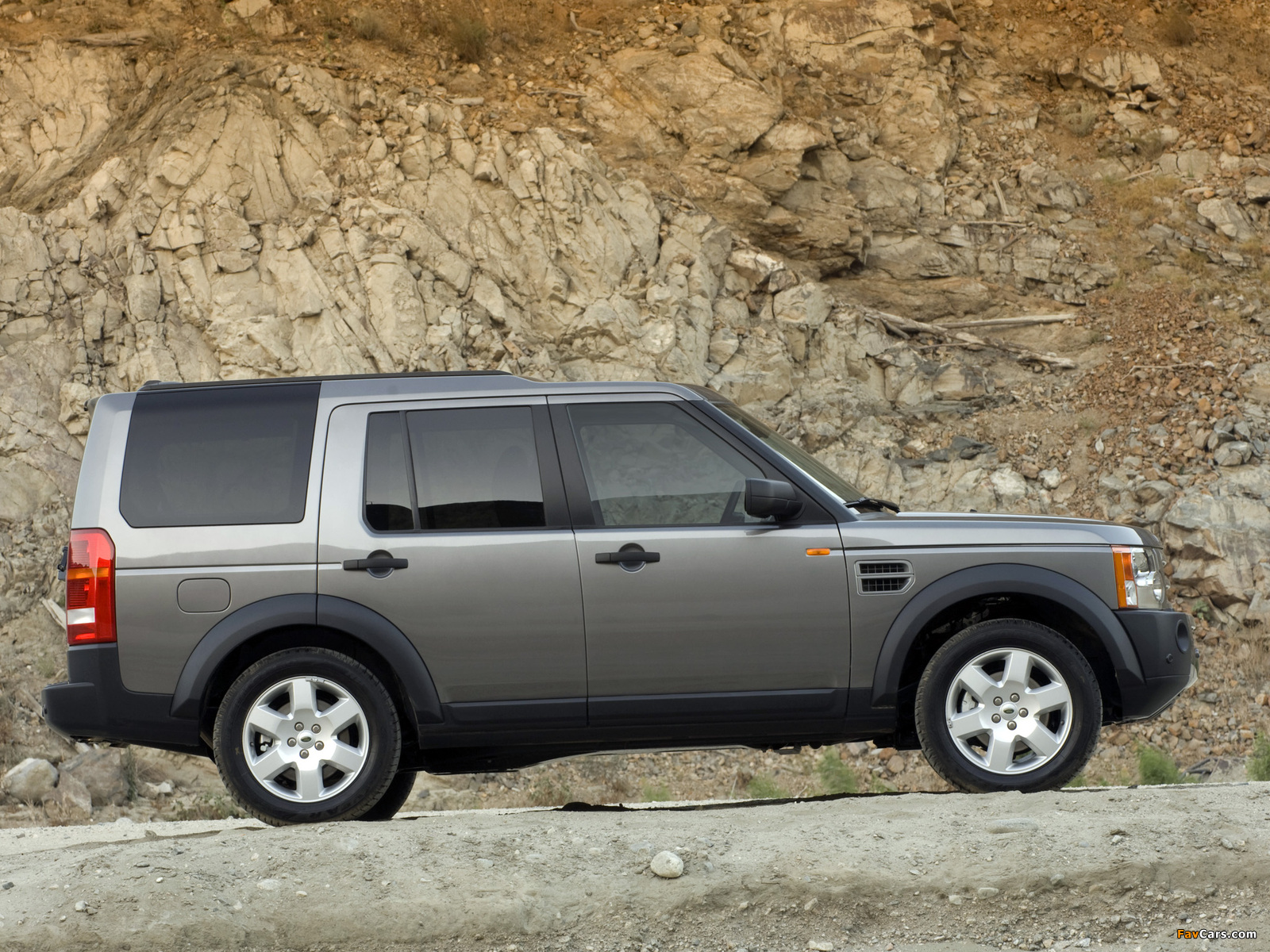 Land Rover LR3 2005–08 images (1600 x 1200)