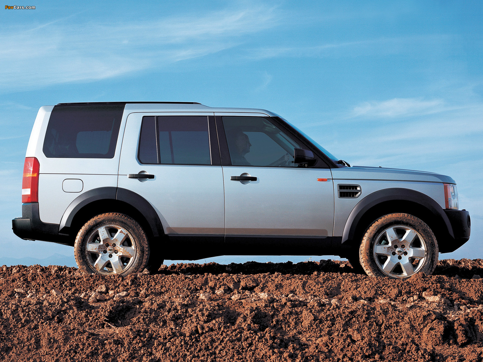 Land Rover LR3 2005–08 wallpapers (1600 x 1200)
