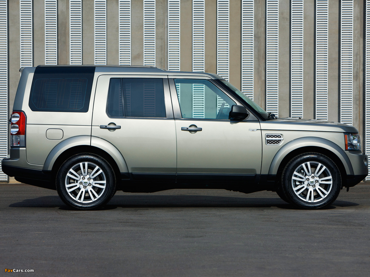 Images of Land Rover LR4 2009 (1280 x 960)