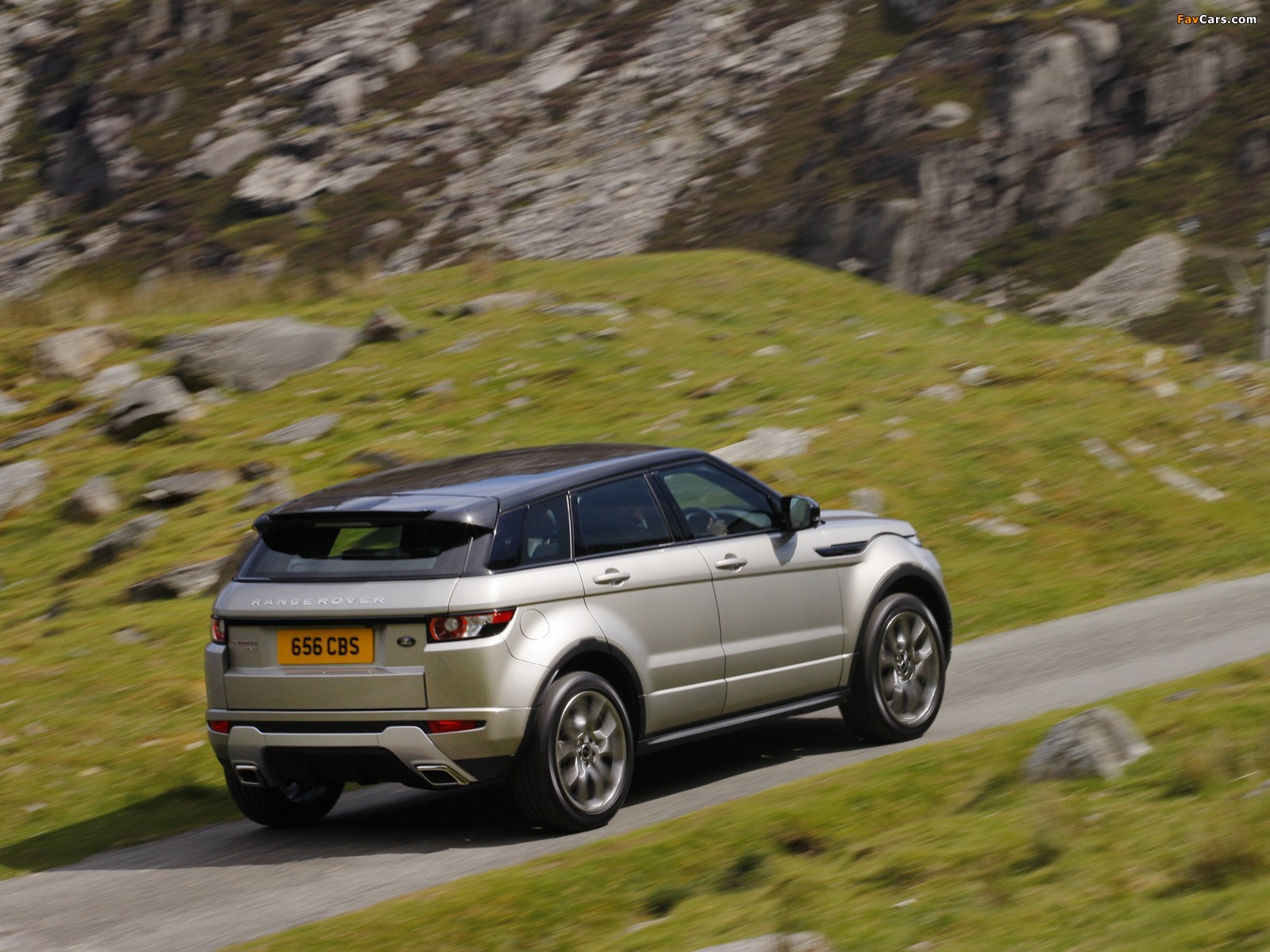 Range Rover Evoque SD4 Dynamic UK-spec 2011 images (1600 x 1200)