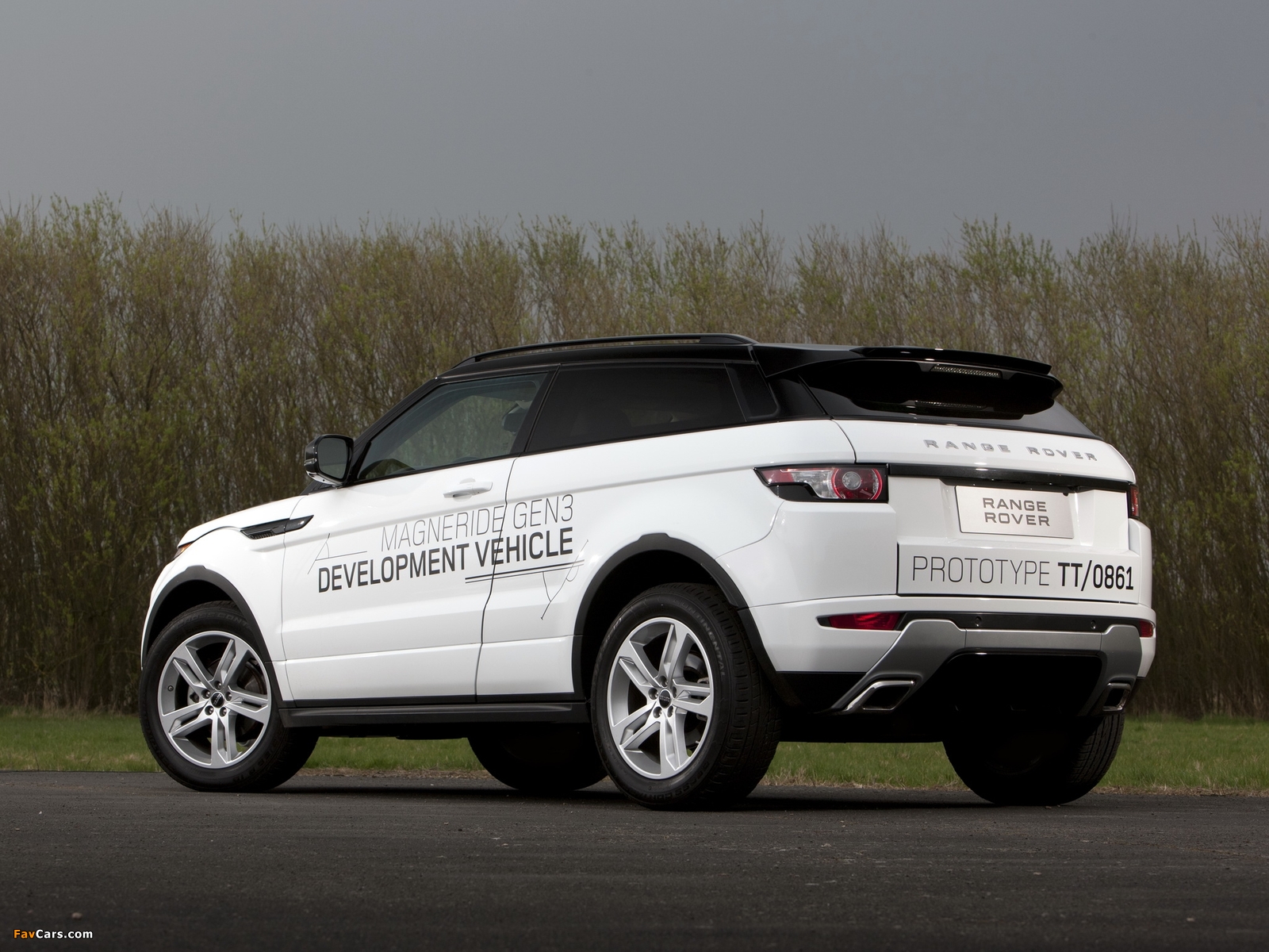 Range Rover Evoque Coupe MagneRide GEN3 Prototype 2011 photos (1600 x 1200)