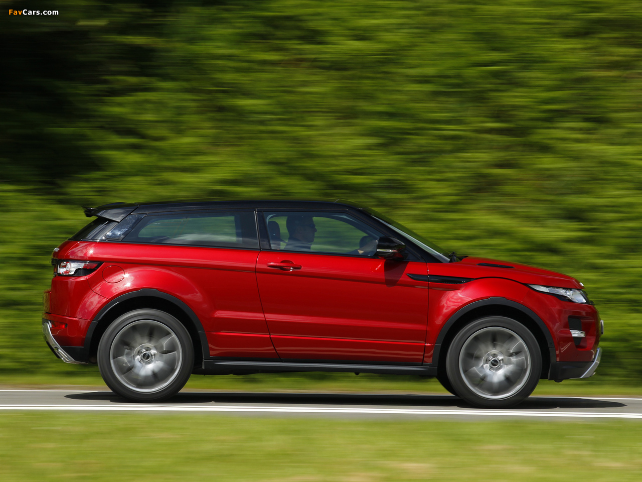 Pictures of Range Rover Evoque Coupe Si4 Dynamic UK-spec 2011 (1280 x 960)