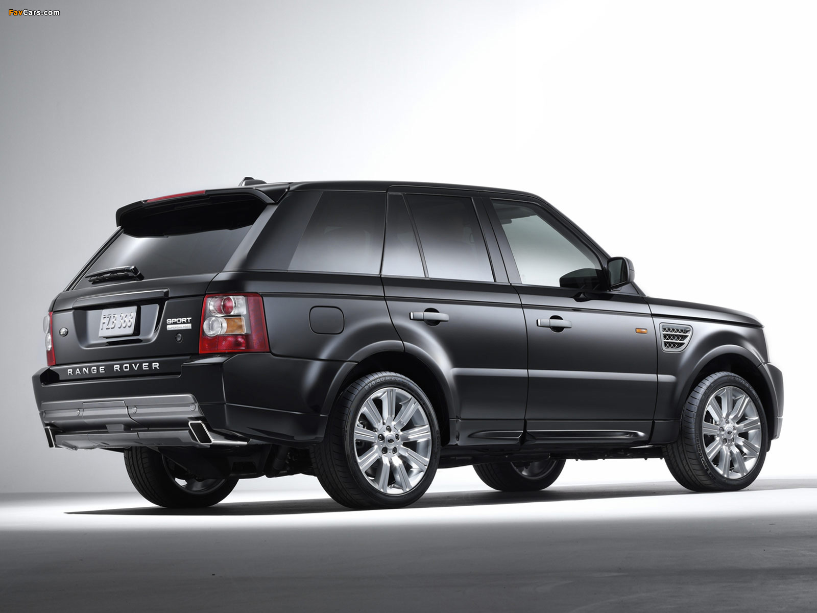 Range Rover Sport Supercharged 2005–08 wallpapers (1600 x 1200)