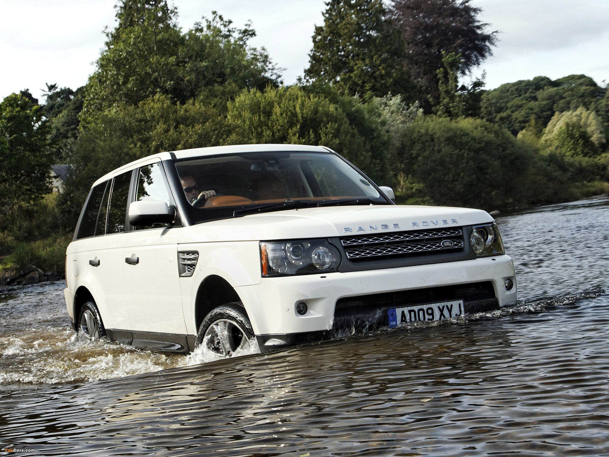 Range Rover Sport Supercharged UK-spec 2009–13 images (2048 x 1536)