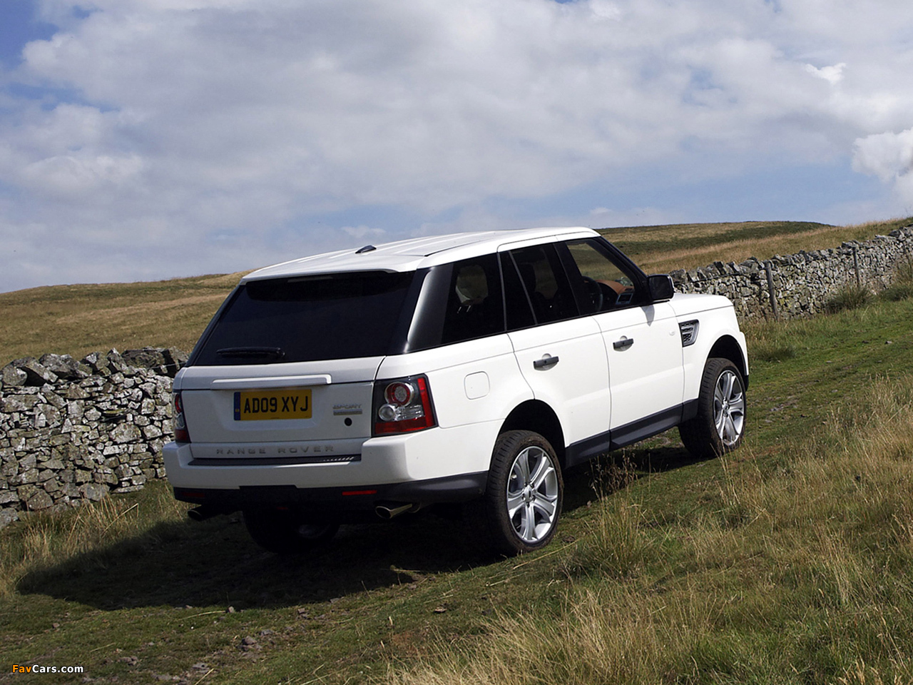 Range Rover Sport Supercharged UK-spec 2009–13 wallpapers (1280 x 960)