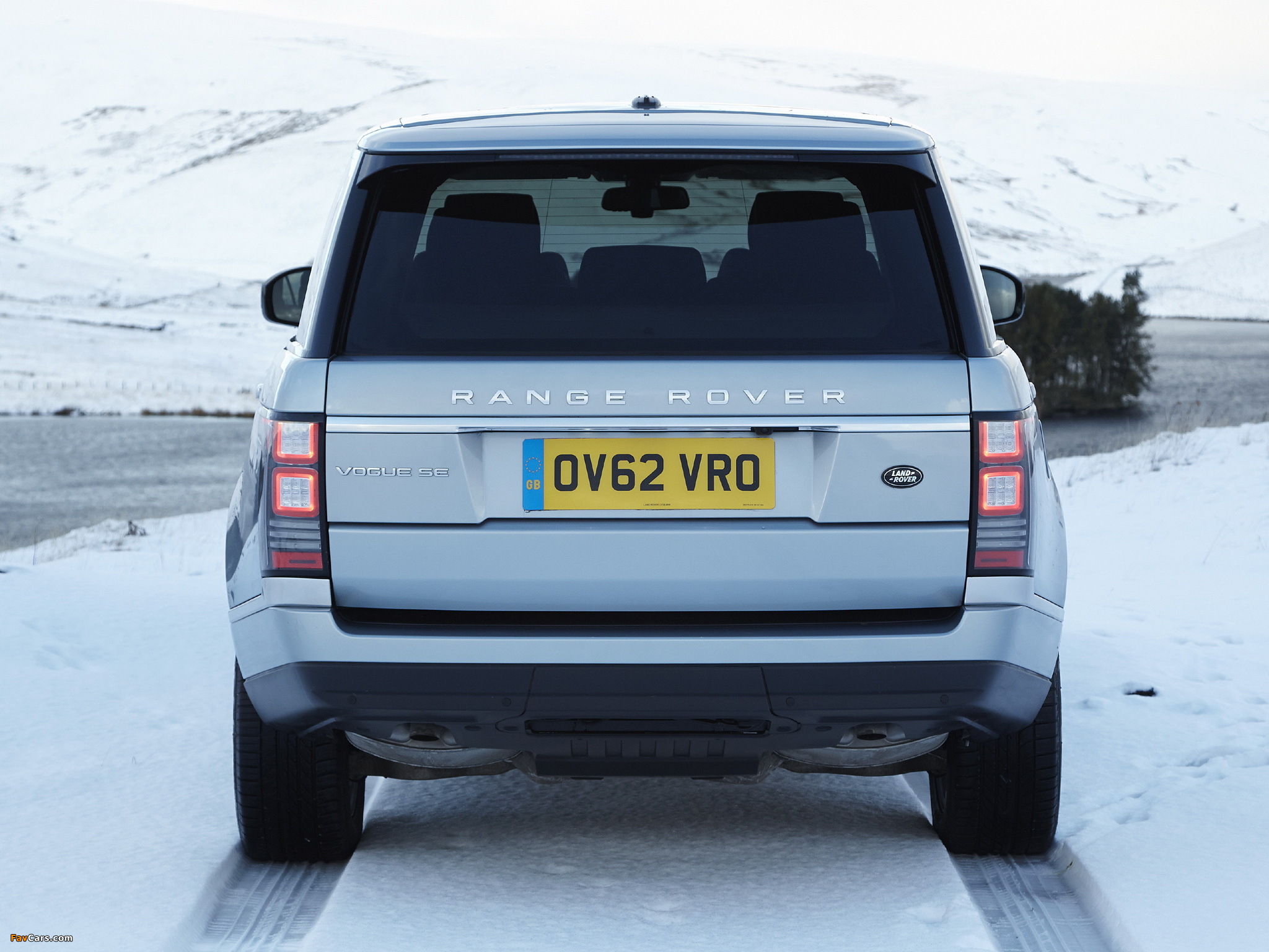 Images of Range Rover Vogue SE TDV6 UK-spec (L405) 2012 (2048 x 1536)