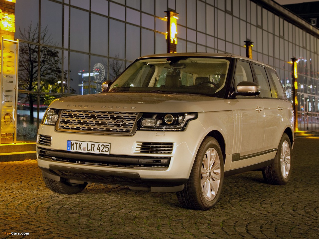 Images of Range Rover Vogue SDV8 (L405) 2012 (1280 x 960)