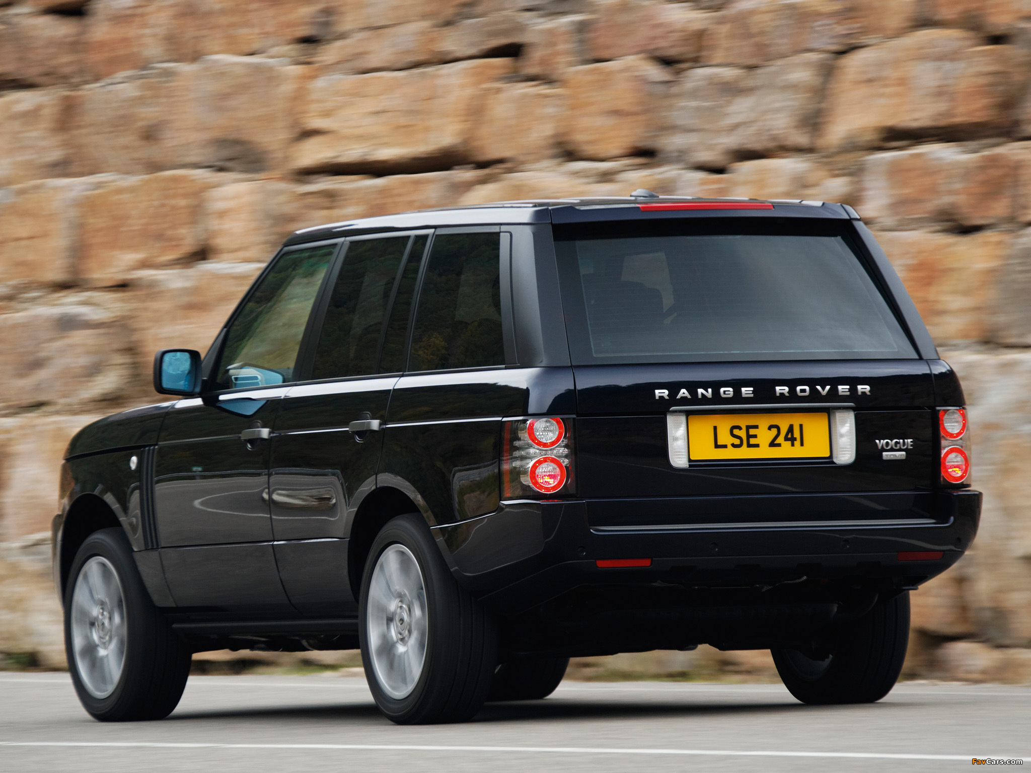 Range Rover Vogue UK-spec (L322) 2009–12 images (2048 x 1536)