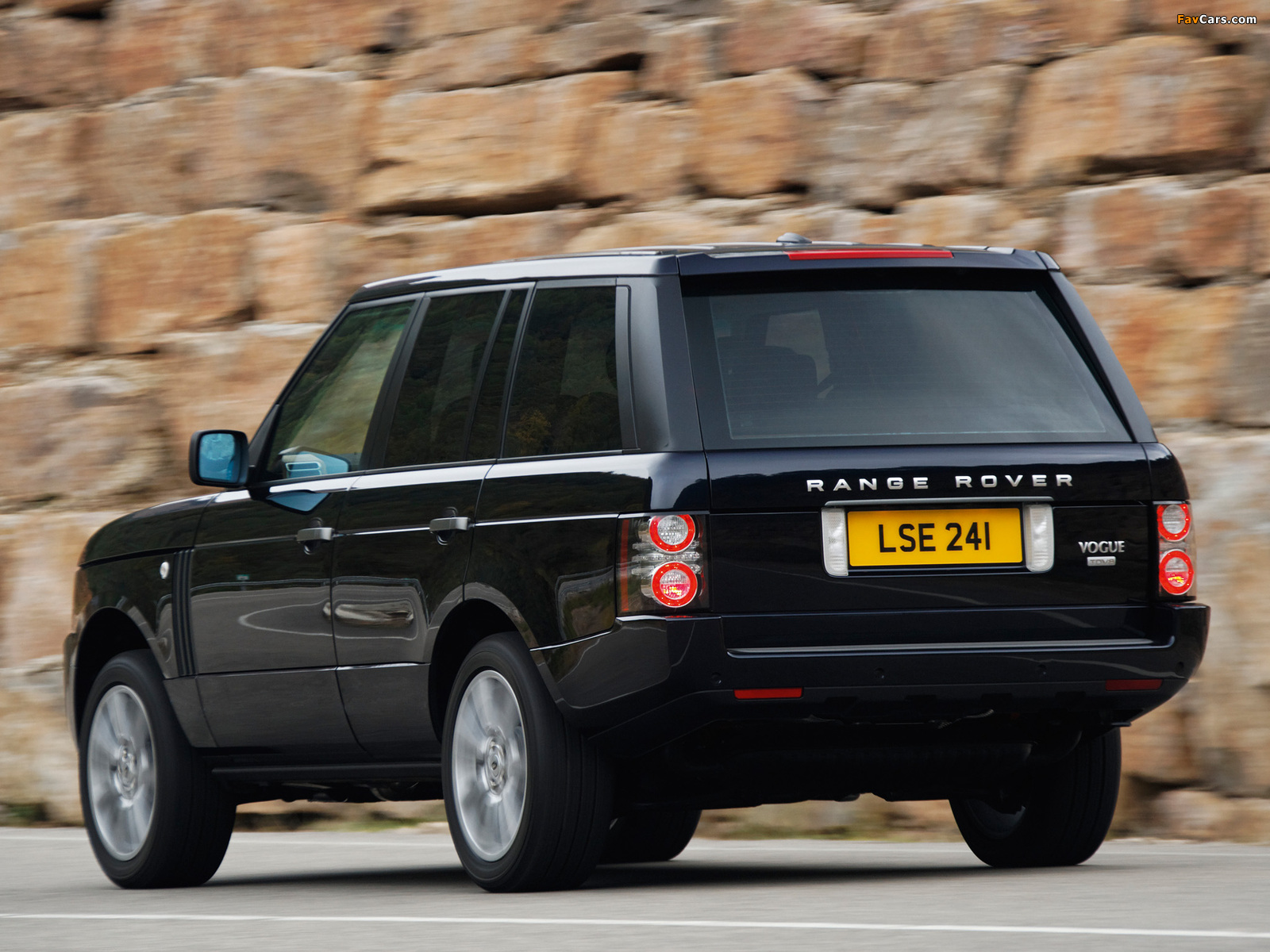 Range Rover Vogue UK-spec (L322) 2009–12 images (1600 x 1200)