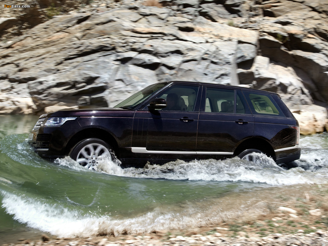 Range Rover Vogue SDV8 UK-spec (L405) 2012 images (1280 x 960)