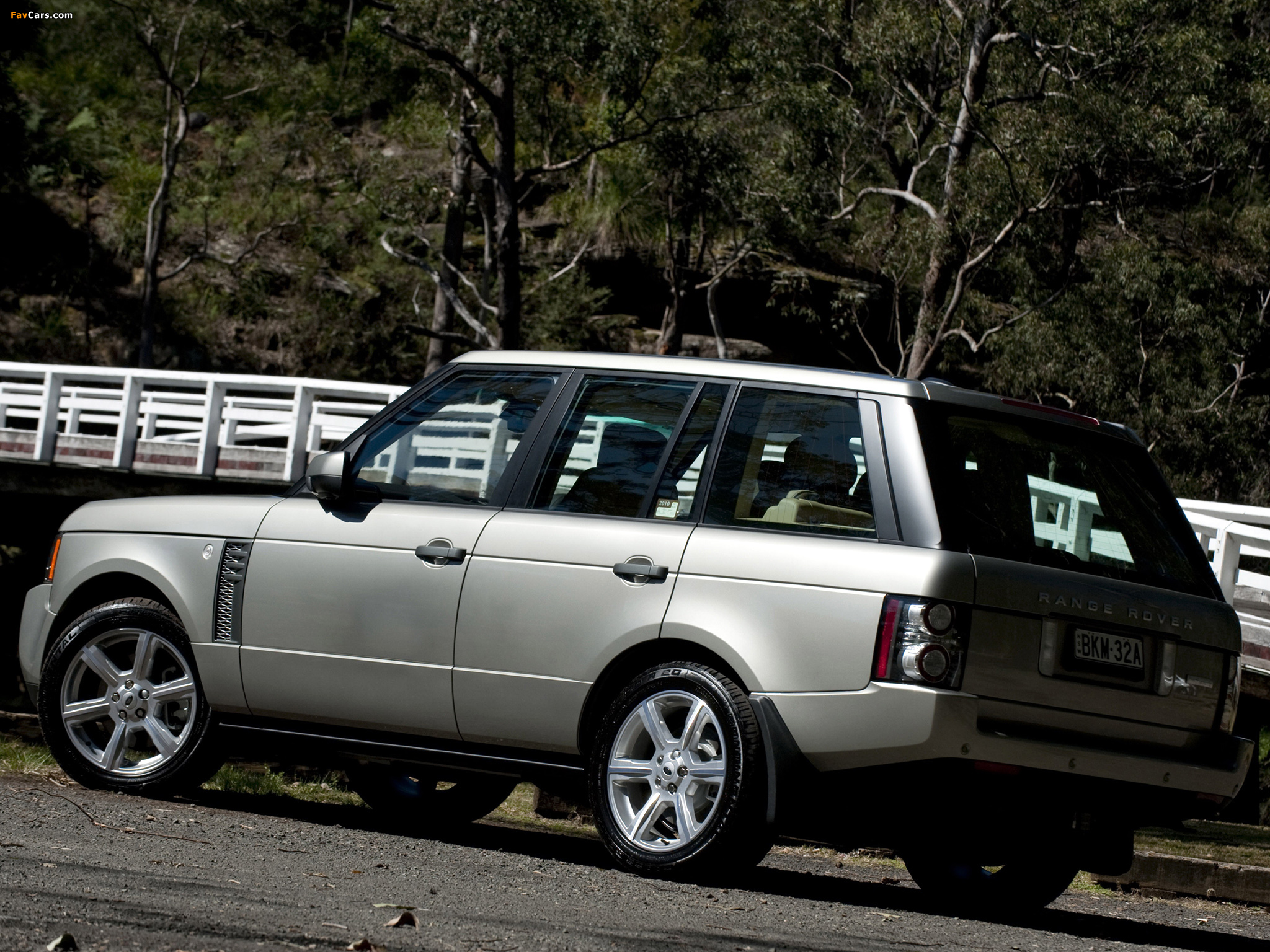 Photos of Range Rover Supercharged AU-spec (L322) 2009–12 (2048 x 1536)