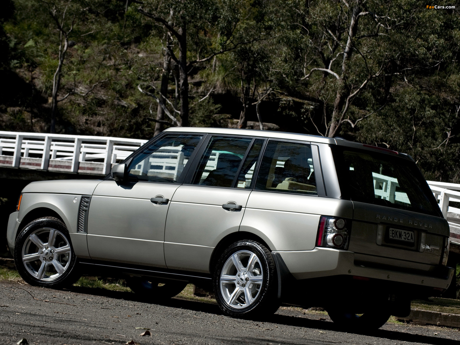 Photos of Range Rover Supercharged AU-spec (L322) 2009–12 (1600 x 1200)