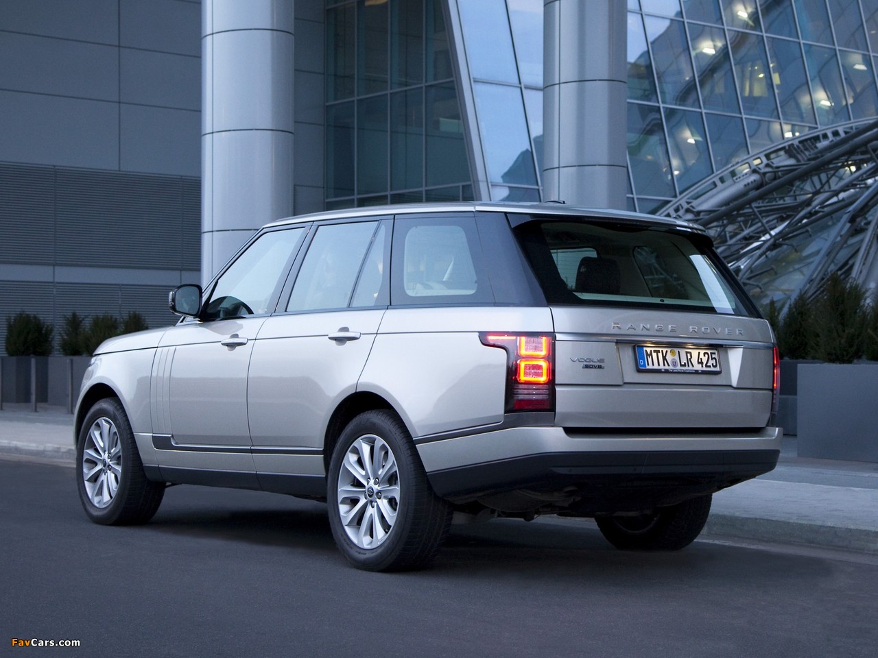 Pictures of Range Rover Vogue SDV8 (L405) 2012 (1280 x 960)