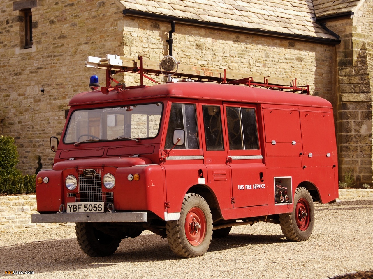 Land Rover Series IIA Forward Control Fire Service 1966 wallpapers (1280 x 960)